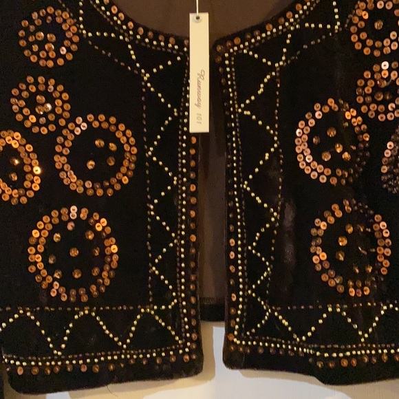 VENDOR ITEM : FINAL PRICE NWT Vintage Runway 101 Long Sleeve Crop Vest - Picture 4 of 5